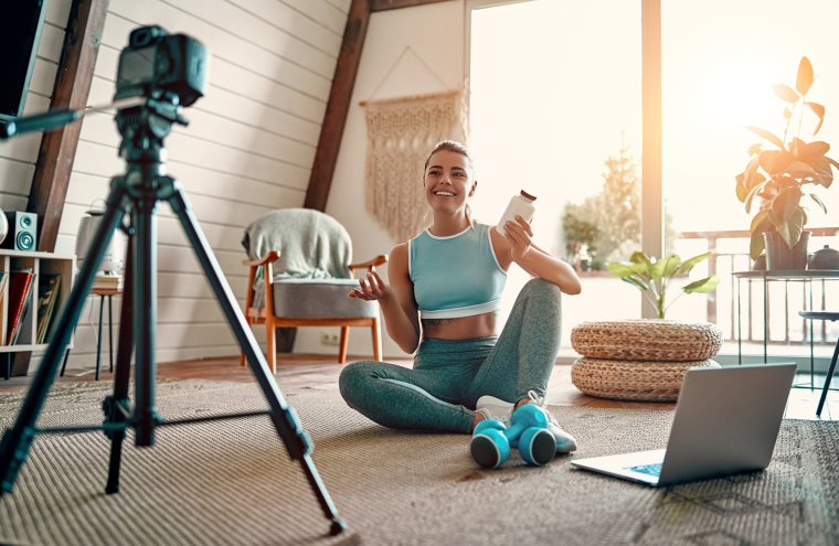 Là où les campagnes institutionnelles échouent parfois à mobiliser, les influenceurs captent l'attention en racontant leur propre cheminement. (crédit: Adobe Stock/photo)