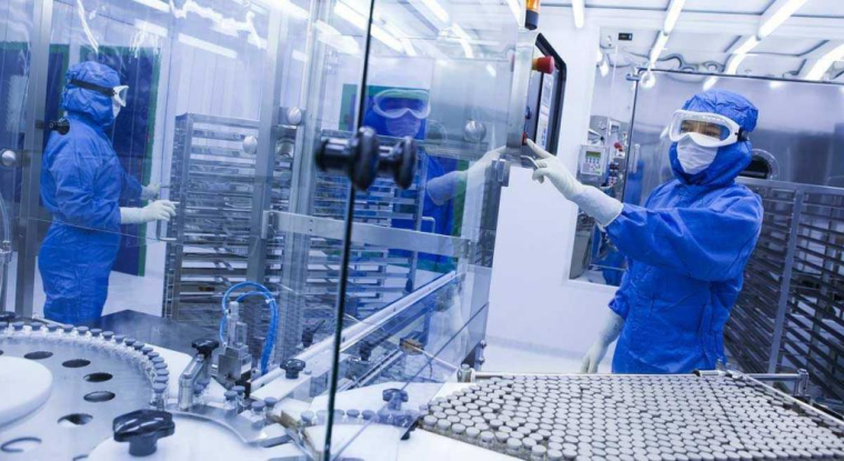 Le titre du géant pharmaceutique gagne 21% sur un an. (© Sanofi)