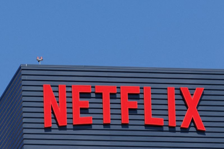 Le logo de Netflix sur l'un des immeubles de la société à Hollywood, à Los Angeles