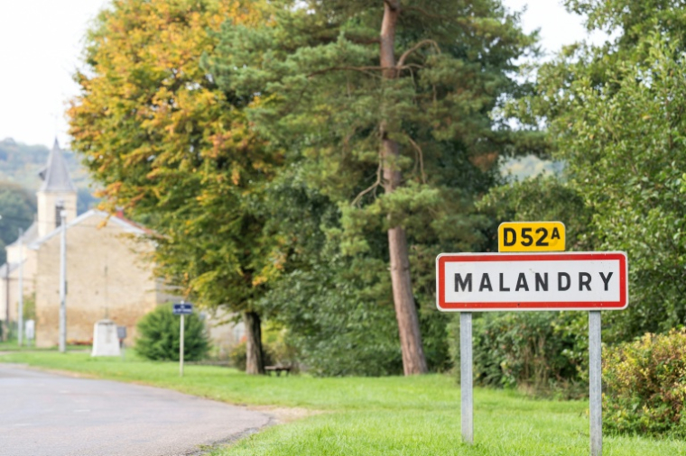 L'entrée du village de Malandry (Ardennes), dont la municipalité a porté plainte avec d'autres communes de la région en raison d'une pollution de l'eau potable par des polluants éternels (PFAS) ( AFP / Jean-Christophe VERHAEGEN )
