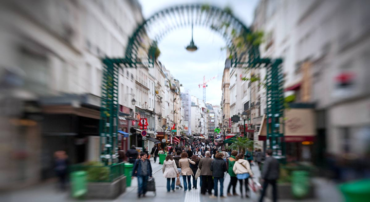 La consommation, principal moteur de la croissance dans l'Hexagone, résiste mieux quand la pandémie ressurgit. (© AFP)