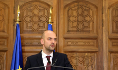 Le ministre français des Affaires étrangères Jean-Noël Barrot lors d'une conférence de presse à Beyrouth, le 6 février 2026 au Liban ( AFP / anwar amro )