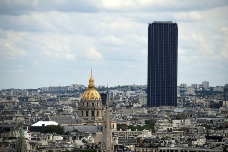 La tour Montparnasse à Paris le 1er juin 2025 ( AFP / Guillaume SOUVANT )