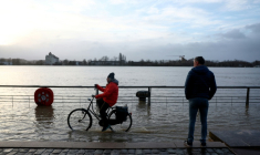 Les quais de la Garonne à Bordeaux inondés après les fortes pluies, le 19 février 2026   ( AFP / ROMAIN PERROCHEAU )
