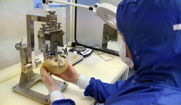 La prothèse de coeur intégrale Carmat. (crédit photo : Carmat )