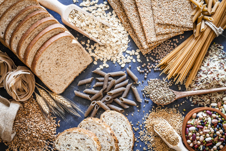 Manger pas cher et équilibré est possible, à condition d’avoir dans ses placards certains aliments de base. ( crédit photo : Getty Images )