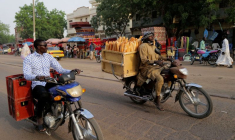 TCHAD: L'ARMÉE NOMME UN GOUVERNEMENT, L'OPPOSITION CRITIQUE