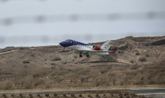 Un avion médicalisé transportant des patients évacués du bateau de croisière MV Hondius, foyer d'hantavirus, qui mouille au Cap-Vert, décolle de l'aéroport de Praia le 6 mai 2006 ( AFP / - )