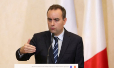 Le ministre français de la défense, Sébastien Lecornu, en visite en Arménie
