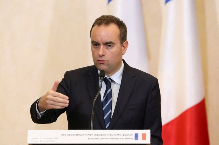 Le ministre français de la défense, Sébastien Lecornu, en visite en Arménie