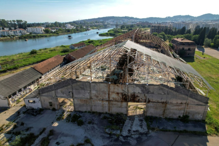 AVue aérienne d'un entrepôt des marais salants abandonnés d'Ulcinj, le 2 juin 2026 au Monténégro ( AFP / SAVO PRELEVIC )
