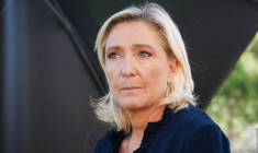 Marine Le Pen à Ollioules, le 6 octobre 2023. ( AFP / CLEMENT MAHOUDEAU )
