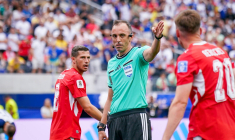 À la Coupe du monde, l'arbitrage renoue avec le jeu