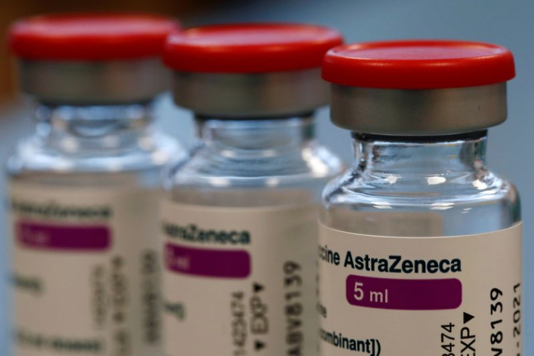 CORONAVIRUS: LA FRANCE ESPÈRE REPRENDRE VITE LA VACCINATION AVEC ASTRAZENECA APRÈS AVOIR SUIVI L'ALLEMAGNE