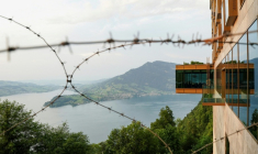 Le complexe hôtelier de luxe de Bürgenstock, dans les Alpes suisses, où se déroulent les négociations américano-iraniennes, le 21 juin 2026 ( POOL / Nathan Howard )
