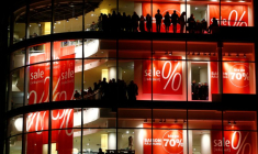 ZONE EURO: LES VENTES AU DÉTAIL PLONGENT EN JANVIER FACE AU SHOPPING HIVERNAL EN BERNE
