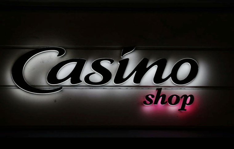 COTATION SUSPENDUE POUR RALLYE, CASINO CHUTE AVANT UN COMMUNIQUÉ