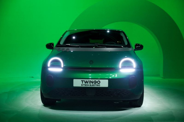 La nouvelle voiture électrique Renault Twingo E-Tech à Paris