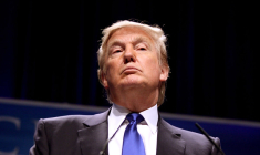 "Le président américain a le pouvoir d'agir directement sur l'offre et la demande de pétrole. Les sanctions américaines, sur l'Iran par exemple, ont des effets directs et indirects dans la mesure où elles pèsent sur la stratégie des groupes internationaux." (crédit : Gage Skidmore).