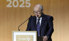 Xavier Huillard, Pdg du groupe de construction, concessions et énergie Vinci a quitté jeudi la direction générale du groupe, lors de son assemblée générale des actionnaires le 17 avril 2025 à Paris, mais restera président encore aumoins un an. ( AFP / Thomas SAMSON )
