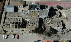 Cette vue aérienne montre la caserne militaire au lendemain d'une explosion, à Viacha, en Bolivie, le 5 septembre 2026 ( AFP / Aizar RALDES )