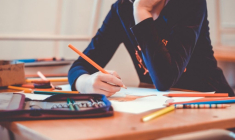 Poru les lycéens, la bourse d'aide aux études d'un montant allant de 441 à 936 euros sera versée en trois fois au cours de l'année scolaire 2022-2023. Photo d'illustration.  (Coyot / Pixabay)