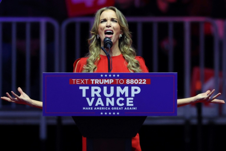 L'ancienne journaliste de Fox News Megyn Kelly à la tribune lors d'une soirée célébrant la victoire de Donald Trump, le 19 janvier 2025 à Washington, à la veille de sa prestation de serment  ( GETTY IMAGES NORTH AMERICA / SCOTT OLSON )