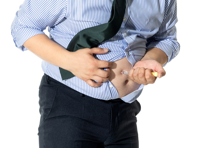 Tout au long du traitement avec des m&eacute;dicaments antiob&eacute;sit&eacute;, il convient de maintenir des habitudes de vie saine, comme la pratique d&rsquo;une activit&eacute; physique adapt&eacute;e. (cr&eacute;dit: Adobe Stock)