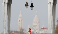 CORONAVIRUS: LA FRANCE CONFINÉE POUR LA TROISIÈME FOIS