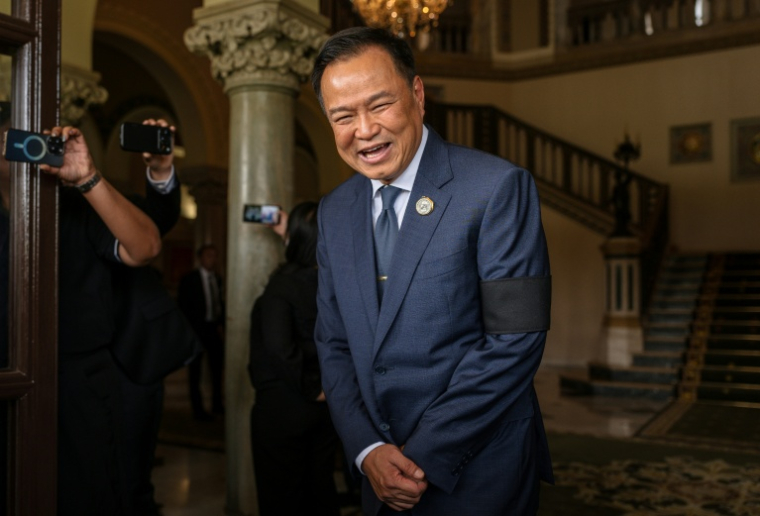 Le Premier ministre thaïlandais Anutin Charnvirakul à la Maison du gouvernement, le 9 février 2026 à Bangkok ( AFP / chanakarn laosarakham )