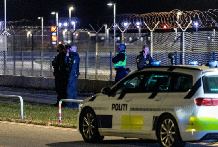 La police danoise à l'aéroport de Copenhague, à Kastrup, près de Copenhague, le 22 septembre 2025 ( Ritzau Scanpix / Steven Knap )
