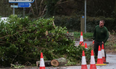 TEMPÊTE EUNICE: 155.000 FOYERS BRITANNIQUES TOUJOURS PRIVÉS D'ÉLECTRICITÉ