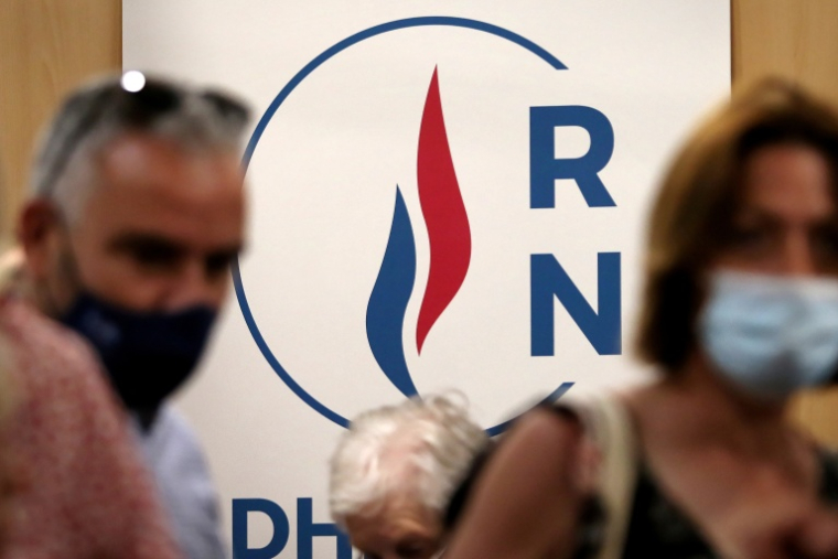 Une quarantaine de rédactions ont réclamé au RN de "pouvoir travailler librement" après un congrès du parti où des journalistes de Mediapart et Politis ont été "brutalisés" selon elles ( AFP / VALENTINE CHAPUIS )