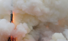 DÉBUT D'INCENDIE DANS L'UNE DES TOURS DE NOTRE-DAME