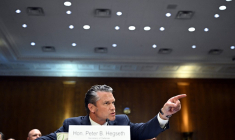 Le ministre américain de la Défense Pete Hegseth devant une commission du Sénat américain le 21 juillet 2026. ( AFP / ALEX WROBLEWSKI )