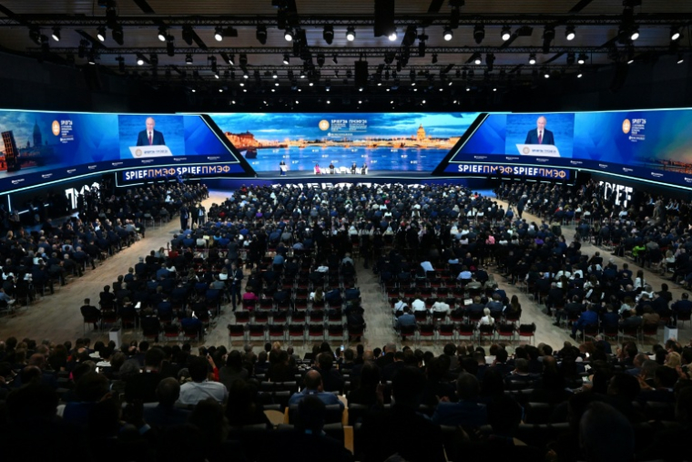 Le président russe Vladimir Poutine lors du Forum économique de Saint-Pétersbourg (SPIEF), le 5 juin 2026 en Russie ( AFP / Olga MALTSEVA )
