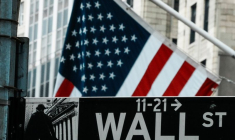 Un panneau de signalisation près de la Bourse de New York (NYSE) à New York