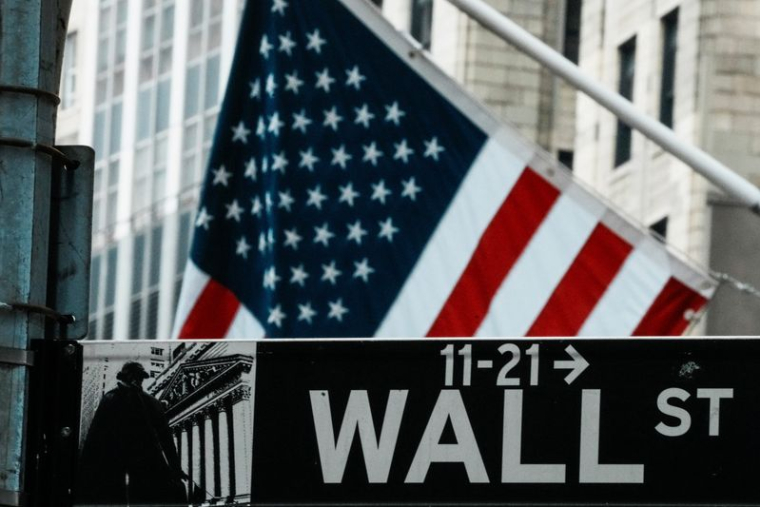 Un panneau de signalisation près de la Bourse de New York (NYSE) à New York