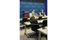 M. Powell, président de la Réserve fédérale, s'entretient avec M. Ryssdal, animateur de Marketplace, à la Banque fédérale de réserve de San Francisco