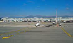 Extension du Terminal 2 de l'aéroport de Nice Cote d'Azur international, photographiée le 10 avril 2026. ( AFP / Valery HACHE )