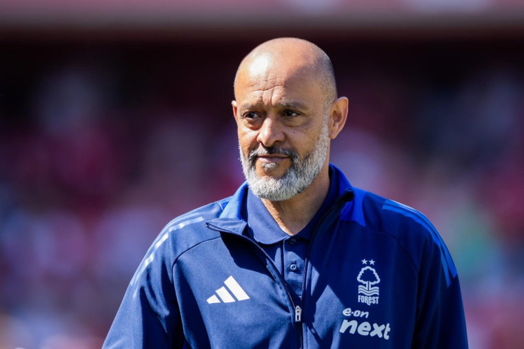 L'architecte de la saison historique de Forest prolonge