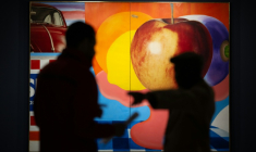 "Nature morte n°29" du peintre américain Tom Wesselmann, à l'exposition "Cézanne et nous", avant son inauguration au Grand Palais à Paris, le 21 septembre 2026 ( AFP / Lou BENOIST )