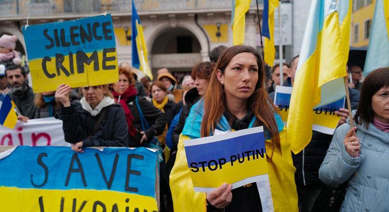 De nombreuses manifestations dans le monde s'opposent à la guerre en Ukraine. (AFP)