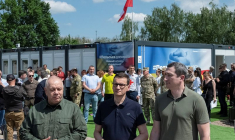 LA POLOGNE DIT VOULOIR DEVENIR UN "PÔLE ÉCONOMIQUE" POUR L'UKRAINE