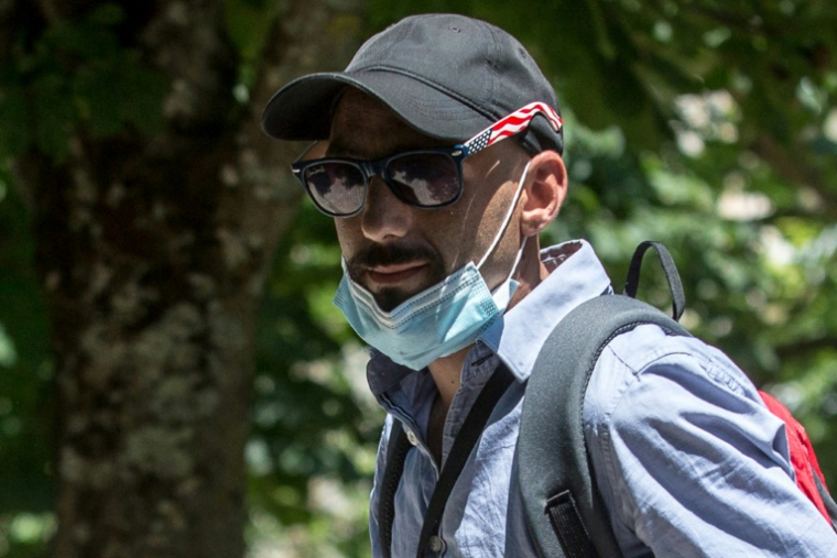 Cédric Jubillar, le mari de Delphine Jubillar disparue en décembre 2020, participe à un rassemblement avec des collègues et des proches à Albi, le 12 juin 2021 dans le Tarn ( AFP / Fred SCHEIBER )