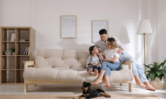 En effectuant une opération de rachat immobilier par votre SCI, votre bien immobilier est retiré de votre patrimoine imposable. Cette réduction peut potentiellement vous amener sous le seuil d’assujettissement à l’impôt sur la fortune immobilière (IFI). ( crédit photo : Shutterstock )