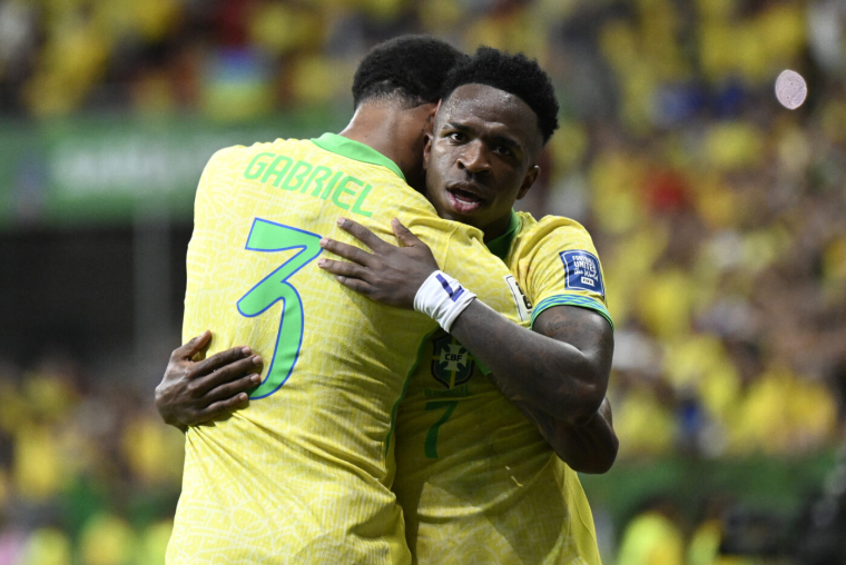 Le Brésil s'en sort bien contre la Colombie, le Chili chute encore