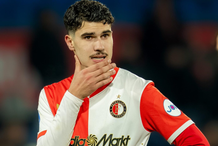 Le but fou marqué par le fils Van Persie