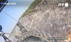 Aude: l'incendie est fixé, mais le combat des pompiers continue