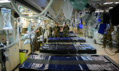 L'infirmerie à bord du porte-hélicoptère Dixmude. (illustration) ( AFP / LOIC VENANCE )